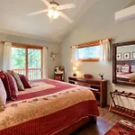 Willow Cove Lodge- 5 Bedrooms With A Hot Tub